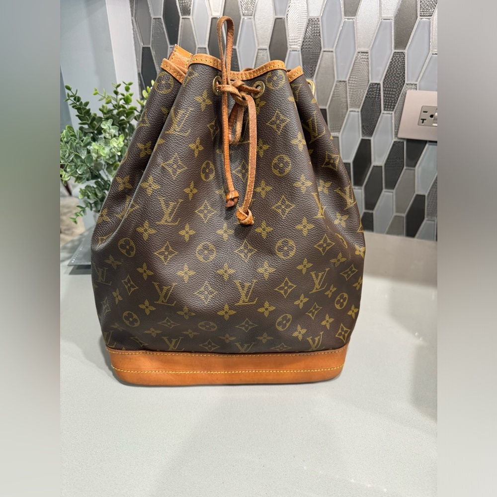 Louis Vuitton, large bucket bag..